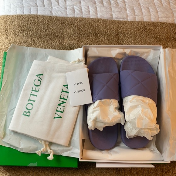 Worn once Bottega Veneta Lavender Slides SZ 38 - Picture 1 of 7
